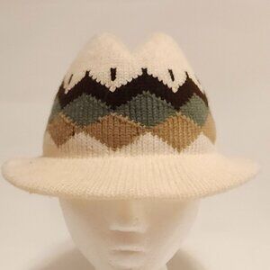 VINTAGE FERSTEN Knit Hat White with Brim Nordic Print